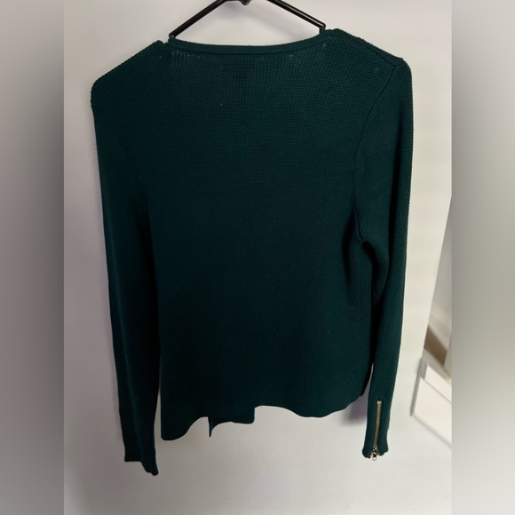 Chio’s Sweater - Picture 4 of 5